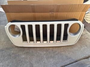 Screenshot 2022 Jeep Wrangler Unlimited Sahara OEM Front Grille – Excellent Condition